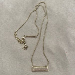Kendra Scott Eleanor Pendant Necklace. Iridescent drusy